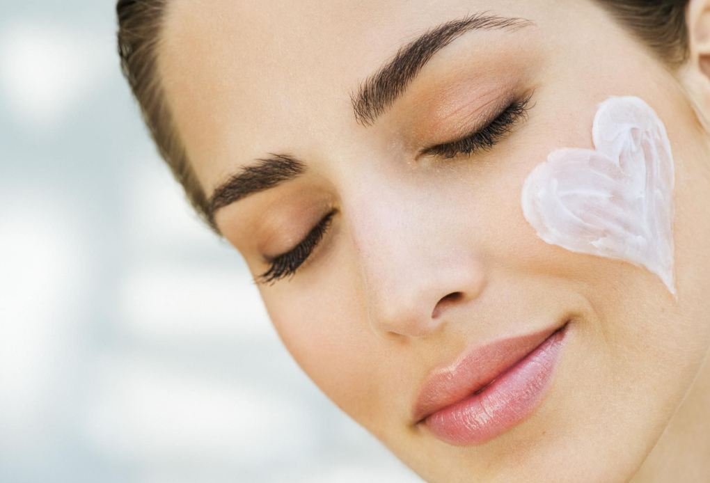 5 Ways You're Destroying Your Skin